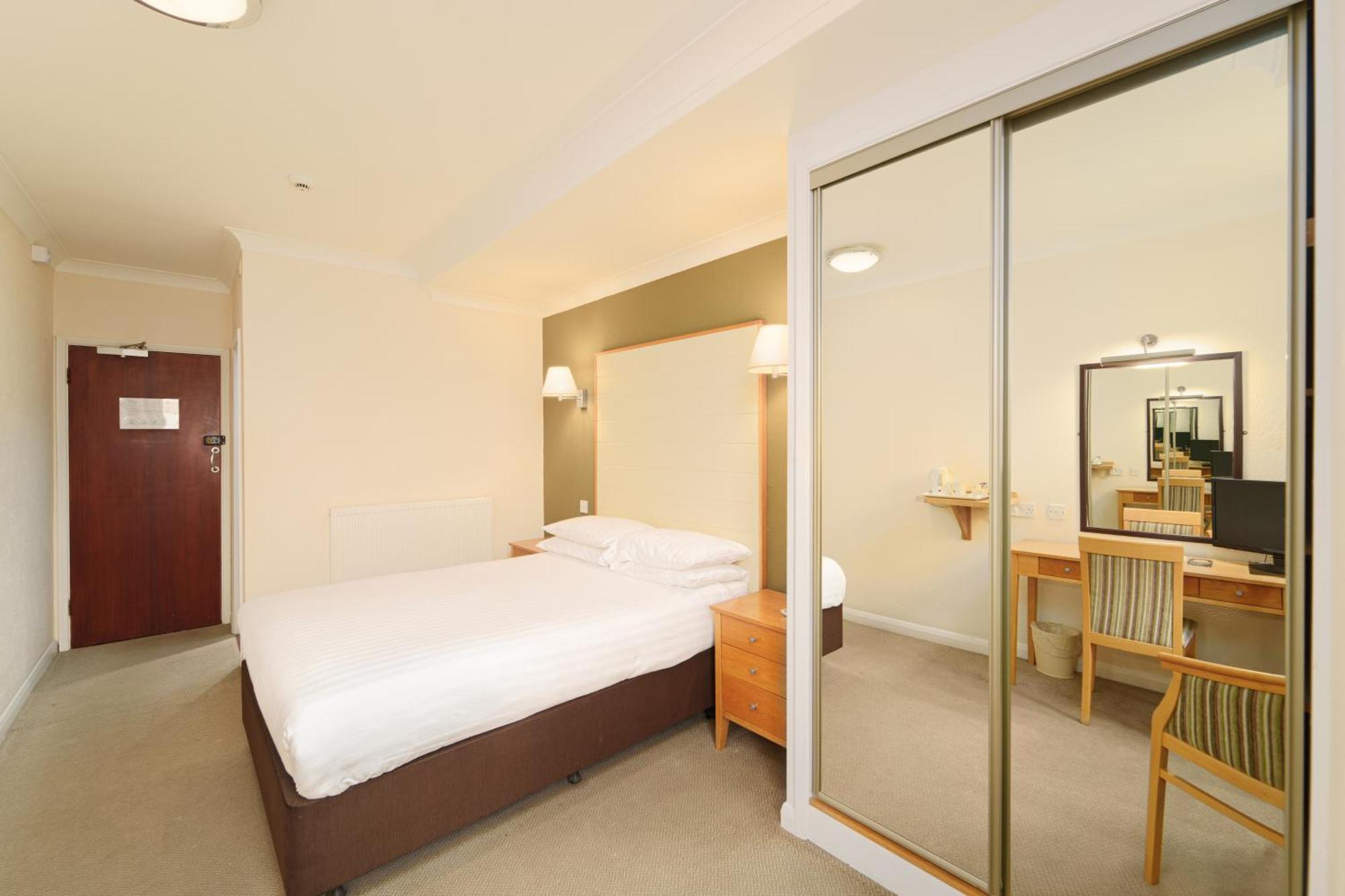 Trouville Hotel By Compass Hospitality Sandown Exterior photo