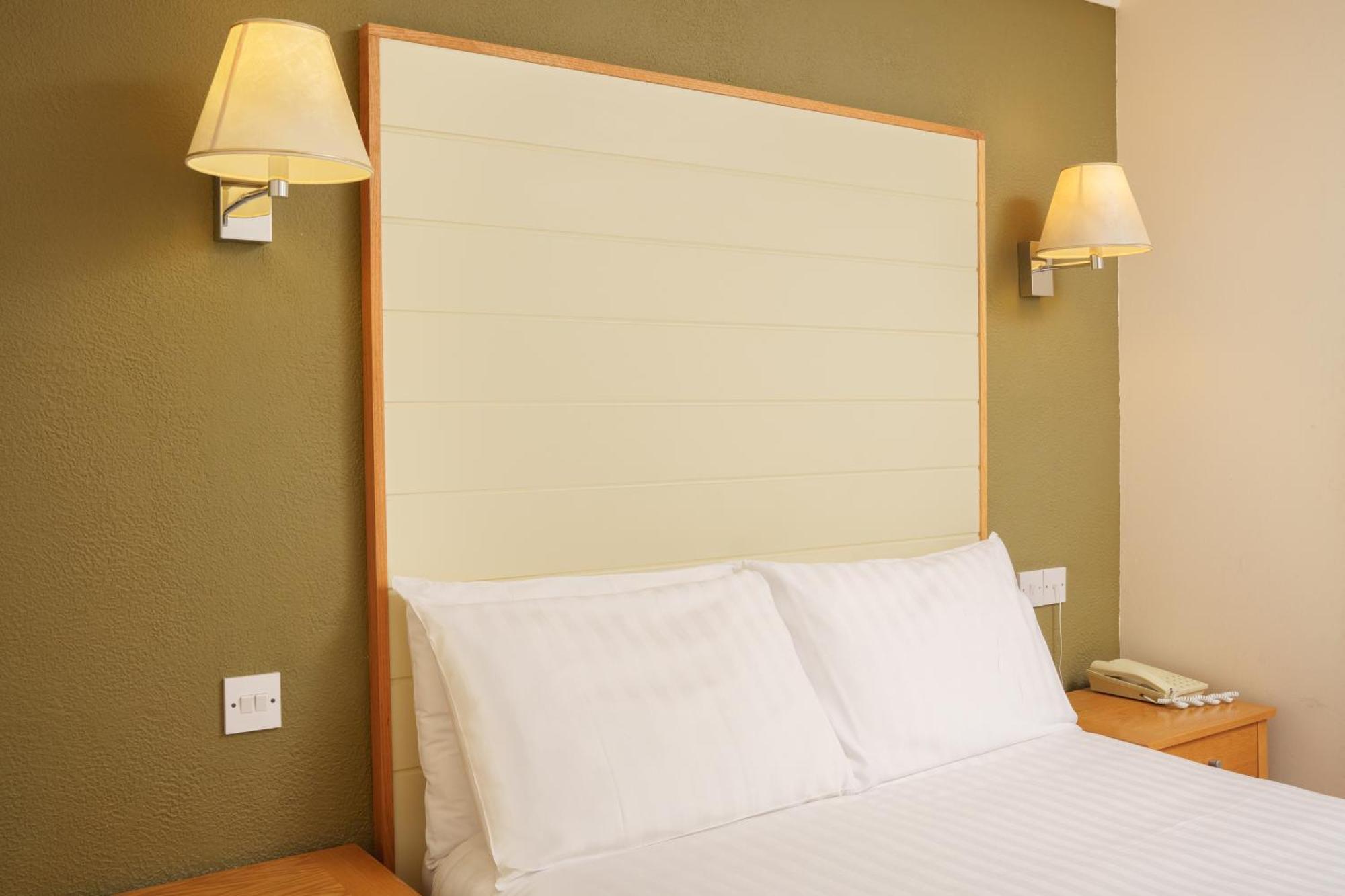 Trouville Hotel By Compass Hospitality Sandown Exterior photo