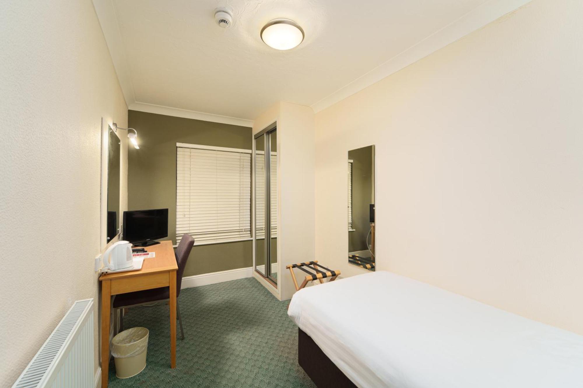 Trouville Hotel By Compass Hospitality Sandown Exterior photo