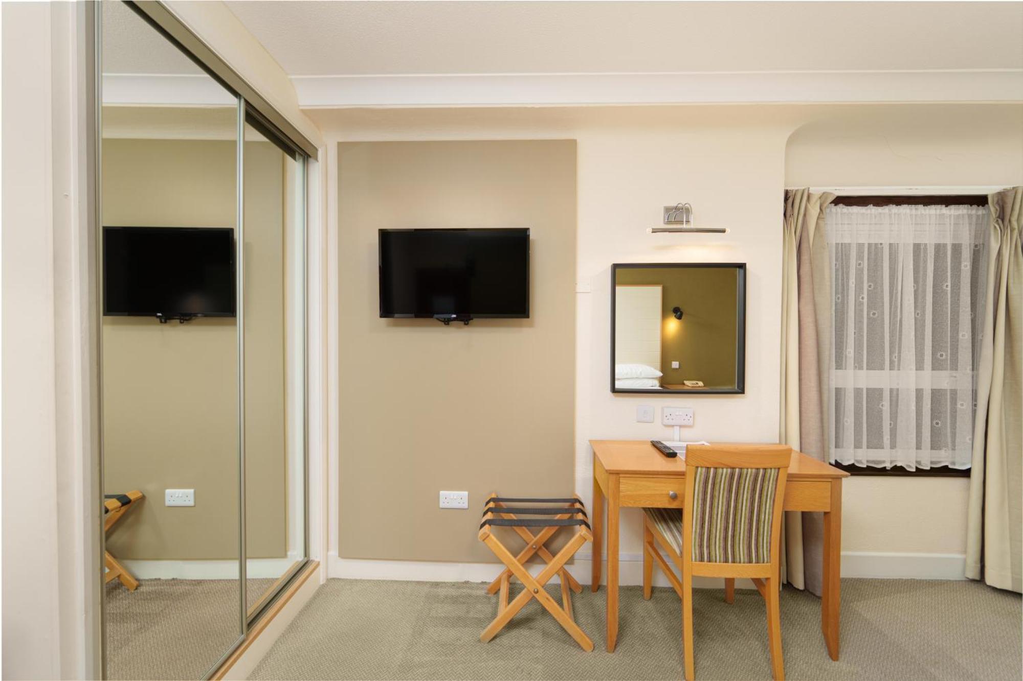 Trouville Hotel By Compass Hospitality Sandown Exterior photo